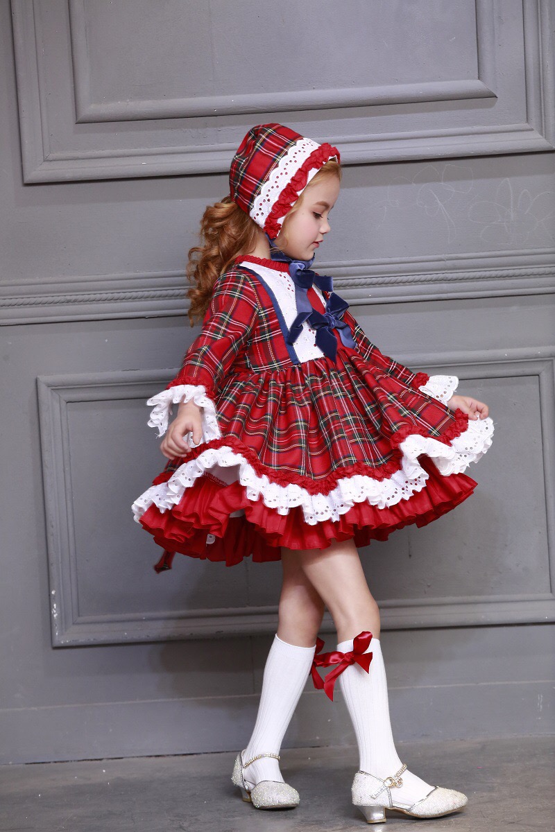 Gaun Putri Bola Pompom Spanyol - Christmas Throw Blanket ulasan dan harga